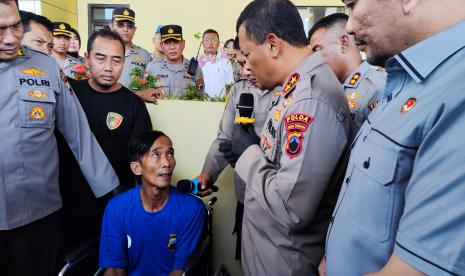 Tersangka pelaku mutilasi di wilayah Solo, saat diamankan petugas kepolisian, Selasa (30/5/2023).