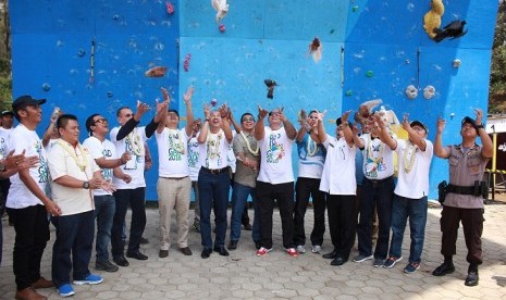 Test event sport climbing resmi dibuka oleh Sekjen INASGOC, Eris Herryanto dihadiri oleh Wakil Deputi I Games Operation INASGOC, Djoko Pramono, Ketua II Pengurus Pusat  FPTI (Federasi Panjat Tebing Indonesia), Wahyu Pristiawan Buntoro, Sport Department IFSC Asia, Francis Lo, Ketua Pelaksana test event, Rudy Fitrianto, Rabu (06/09) di Cikole, Bandung Barat, Jawa Barat.