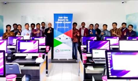 TfT Cloud Computing Academy di Universitas Amikom Yogyakarta.  Pelatihan digelar dengan menggandeng Asosiasi Cloud Computing Indonesia (ACCI). 