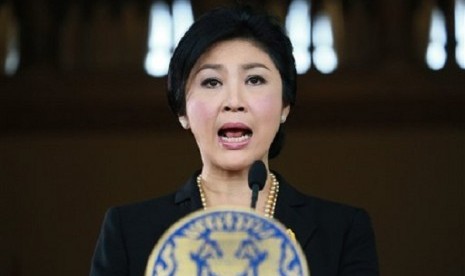 Thai Prime Minister Yingluck Shinawatra speaks at a news conference at the government house in Bangkok, Thailand, Thursday, Nov. 28, 2013.