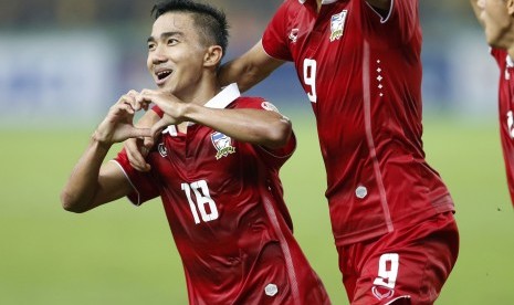 Chanathip Songkrasin saat membela timnas Thailand.