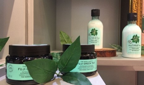 The Body Shop meluncurkan produk terbaru hair care ‘Fuji Green Tea’ di One Piece Hair Studio di Lippo Mall Kemang, Jakarta, Kamis (12/10).