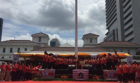 The Jakmania merayakan kesuksesan Persija Jakarta menjuarai Liga 1 2018 di Balai Kota.