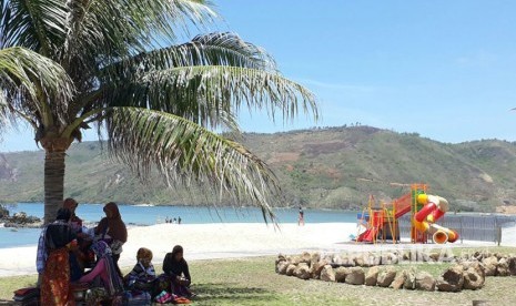 The Mandalika atau Kawasan Ekonomi Khusus (KEK) Mandalika terus berbenah dengan melengkapi sejumlah fasilitas di area Pantai Kuta Mandalika. 