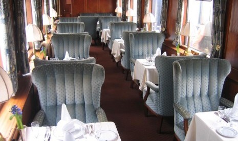 The Orient Express Train, salah satu kereta mewah yang menawarkan perjalanan jarak jauh.