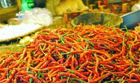 The soaring price of red chilies is the main contribution to June's inflation. (illustration)  