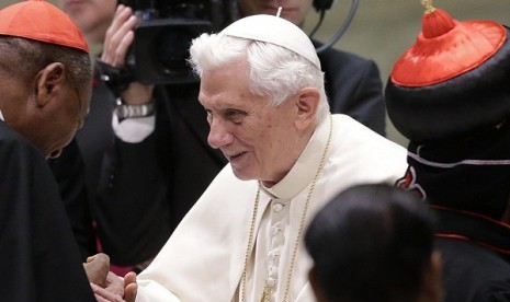 The Vatican and Israel established full diplomatic relations in 1994. Both Pope John Paul II and Pope Benedict XVI (center) visit Israel and Palestine. (file photo)