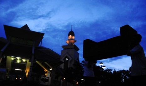 The venue of national scale zikir held by Republika at At-Tin Mosque in Jakarta (illustration)  