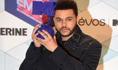 Penampilan The Weeknd kejutkan penonton karena muncul dengan wajah berdarah (Foto: penyanyi The Weeknd)