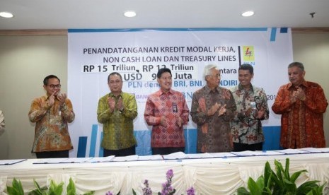 Tiga bank memberikan kredit sindikasi untuk membiayai proyek listrik 35 MW PLN.