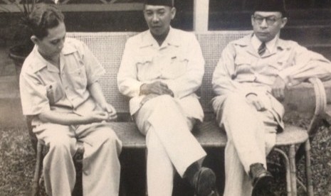 Tiga bapak bangsa Syahrir, Sukarno, Moh Hatta.