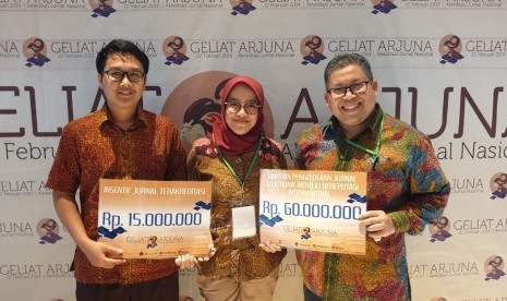 Tiga jurnal yang diterbitkan oleh Sekolah Bisnis IPB berhasil meraih penghargaan dari Kemenristekdikti.