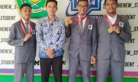 tiga orang siswa MAN IC Kendari menjadi finalis ajang olimpiade matematika internasional di Hongkong