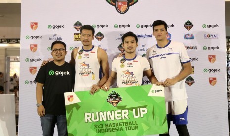 Tiga pemain Satria Muda Pertamina yang tampil di IBL Gojek 3x3 Seri 4 Bandung.