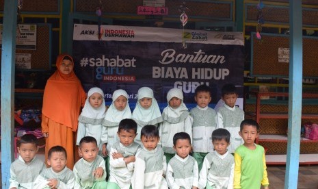 Tim Aksi Cepat Tanggap (ACT) DIY kembali melaksanakan program Sahabat Guru Indonesia. 