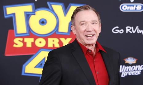 Tim Allen pengisi suara karakter Buzz Lightyear di film Toy Story. Allen yang juga main di Last Man Standing menyebut Presiden Rusia Vladimir Putin sebagai ghoul karena menyerang negara yang berdaulat.