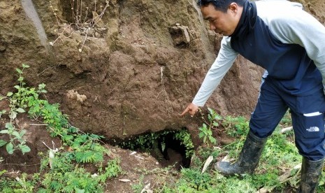 Tim Arkeolog Badan Pelestarian Cagar Budaya (BPCB) Trowulan menemukan arung di sekitar situs Desa Sekaran, Sekarpuro, Pakis, Kabupaten  Malang. 