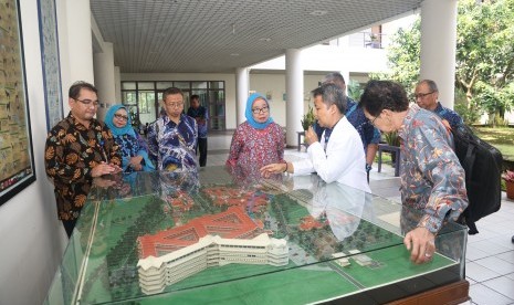 Tim Asesmen Lapangan dalam rangka Akreditasi Institusi IPB dari Badan Akreditasi Nasional Perguruan Tinggi (BAN PT) mengunjungi IPB Bogor.