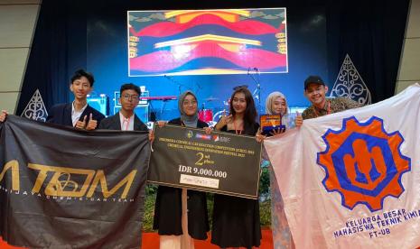  Tim ATOM CHEM E CAR Universitas Brawijaya (UB) kembali meraih kemenangan di ajang internasional, yakni Indonesia Chemical Reaction Car Competition (ICRCC) 2023.