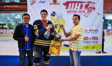 Tim Batavia Demons juara Indonesia Ice Hockey Tournament Extra Joss 2016 (IIHT Extra Joss 2016).  