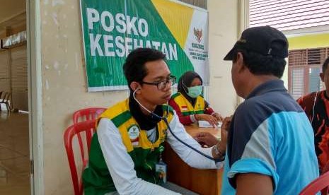 Tim BAZNAS membangun Emergency Center di Palu, Sulawesi Tengah untuk melayani korban gempa selama 24 jam tiap harinya. BAZNAS Emergency Center memberikan layanan medis, evakuasi dan assesment lanjutan.