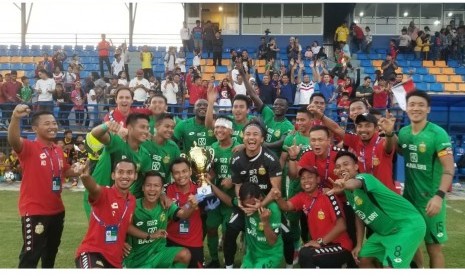 Tim Bhayangkara FC usai menjuarai turnamen Siem Reap Super Asia Cup 2020 di Kamboja, Ahad (26/1).