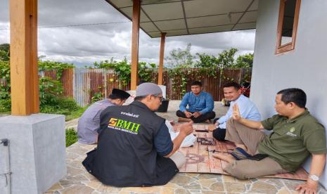   Tim BMH bersama DPW Hidayatullah dan Pos Dai Sumut menengok kiprah Dai Tangguh di Dusun Lau Siramben, Desa Sitinjo,  Kecamatan  Sitinjo,  Kabupaten Dairi, Sumatera Utara, Rabu (21/9/2022).