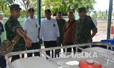 Tim dari Kementerian Lingkungan Hidup dan Kehutanan (LHK), meninjau langsung proses pembuatan dan penggunanaan Bios 44 dan Nusantara Gapo 44 untuk mencegah dan memadamkan karhutla. Selasa (27/9).