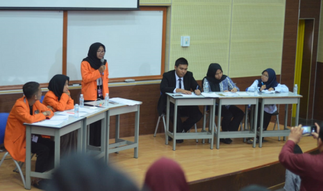 Tim Debat Universitas Ahmad Dahlan (UAD) saat berlaga di lomba debat internasional di Universitas Teknologi Mata (UiTM) Malaysia.