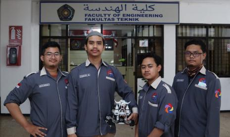 Tim Dome Universitas Muhammadiyah Malang (UMM) berhasil memborong tiga penghargaan pada Kontes Robot SAR Indonesia (KRSRI) 2021. 