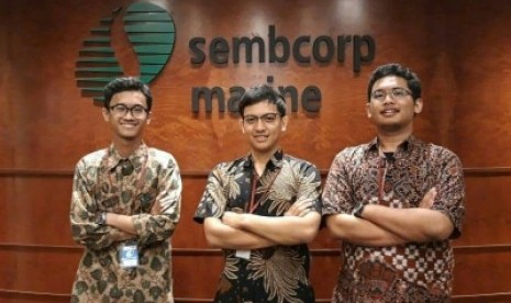 Tim Eco-Board Universitas Gadjah Mada (UGM) saat mengikuti  kompetisi Green Wave di Sembcorp Marine, Admiralty Yard, Singapura. 