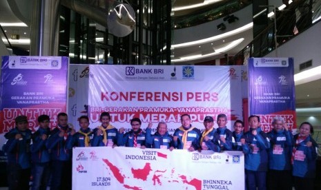 Tim Ekspedisi Dua Generasi Gerakan Pramuka-Vanaprashta untuk Merah Putih menggelar konferensi pers terkait pendakian Gunung Mont Blanc, Swiss-Perancis, Sabtu (2/9) di FX Plaza, Jakarta Selatan.