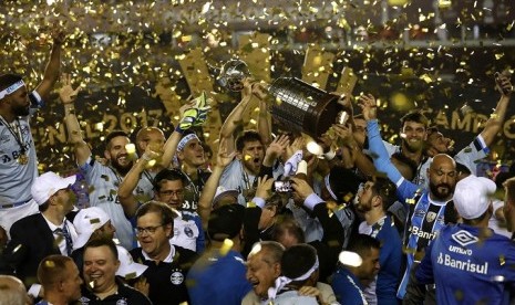 Tim Gremio merayakan gelar juara Copa Libertadores 2017.