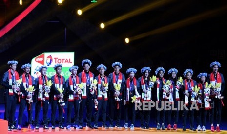 Tim Indonesia berfoto bersama saat penganugerahan Piala Sudirman di Guangxi Sports Center Gymnasium, Nanning, China, Ahad (26/5/2019).