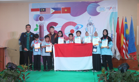 Tim Indonesia berkompetisi dalam International Science Competition (ISC). 