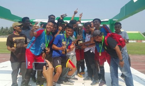 Tim Jabar yang menjuarai Liga Sepak Bola Pelajar U-16 Piala Menpora 2017.