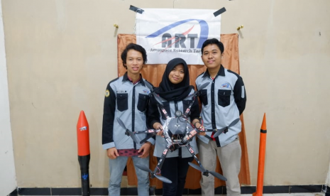  Tim Karaeng 09, salah satu tim dari Universitas Hasanuddin yang akan mengikuti kompetisi Kontes Robot Terbang Indonesia 2019 