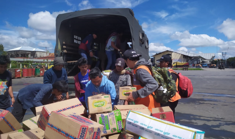 Tim kemanusiaan Rumah Zakat Action tiba di Wamena.