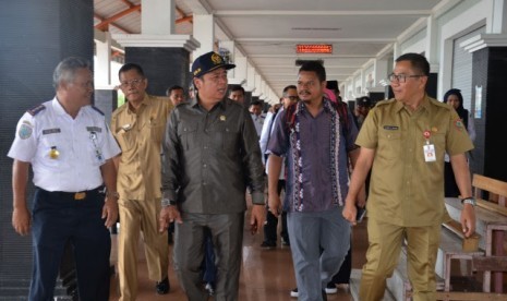 Tim Komisi V meninjau terminal dan pelabuhan di Kalteng, Selasa (1/11).