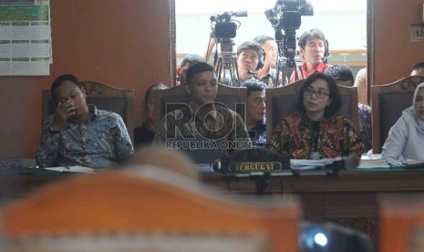 Tim kuasa hukum KPK mengikuti sidang praperadilan Budi Gunawan di PN Jakarta Selatan, Jakarta, Selasa (10/2).  (Republika/Agung Supriyanto)