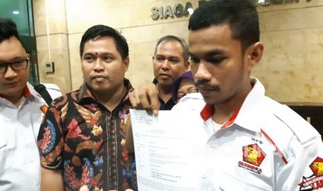 Tim Lembaga Advokasi Hukum Indonesia Raya Dewan Pimpinan Pusat Partai Gerindra melaporkan Sekretaris Jenderal Partai Solidaritas Indonesia (PSI) Raja Juli Antoni ke Badan Reserse Kriminal Polri, Jumat (9/3).