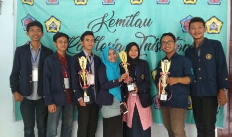 Tim mahasiswa IPB berhasil merebut tiga piala di ajang Kemilau Rafflesia Inisiator 2018.