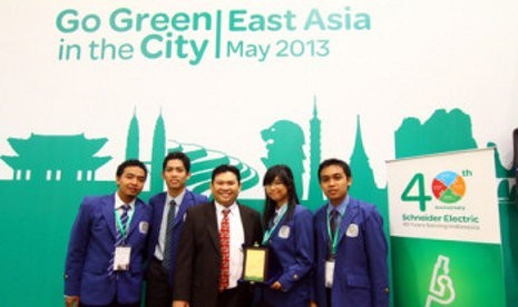 Tim mahasiswa ITS pemenang ketiga Go Green in the City (GGITC) East Asia 2013