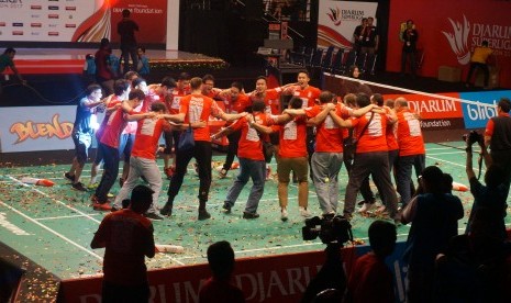 Tim Musica Champions melupakan kegembiraannya setelah mengalahkan PB Djarum Kudus di babak final dengan 3-2 sekaligus menjadi juara Djarum Superliga 2017 dan merupakan keempat kalinya secara beruntun, di Stadion DBL Arena Surabaya, Ahad (26/2).