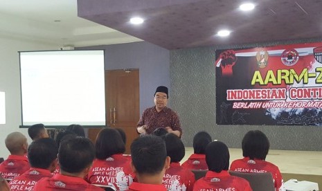 Tim nasional (timnas) Penembak dari TNI AD mendapatkan bekal pelatihan cara berpikir supra rasional oleh Raden Ridwan Hasan Saputra, Sabtu, (12/7). 