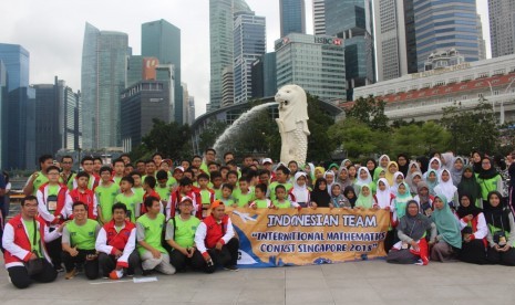 Tim Olimpiade Matematika Klinik Pendidikan MIPA (KPM) Indonesia berhasil mengukir prestasi cemerlang pada ajang International Mathematics Contest Singapore (IMCS) 2018.