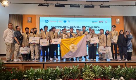  Tim Olimpiade Nasional Matematika dan Ilmu Pengetahuan Alam (ON-MIPA) UGM.