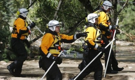 Tim penyelamat masih mencari ratusan orang yang hilang karena banjir di Colorado, AS