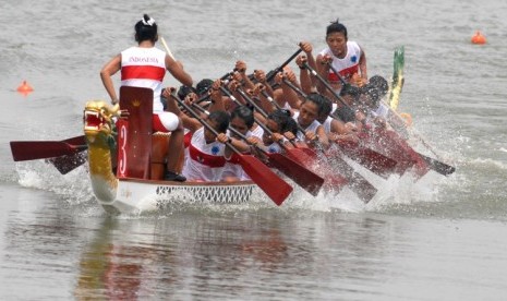 Tim Perahu Naga Putri Indonesia