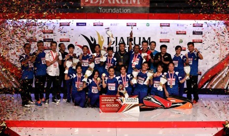 Tim putri Mutiara Cardinal menjadi juara Djarum Superliga Badminton 2017, Sabtu (25/2).